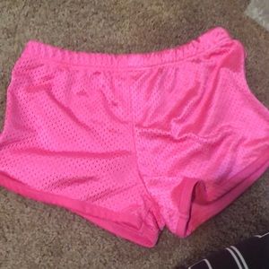 Bright pink shorts / printed on butt